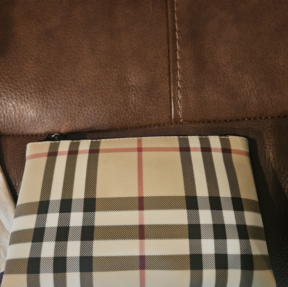 Classic Burberry clutch bag - Picture 3 of 7